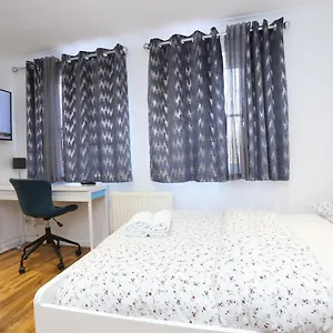 Apartment Fabulous With En-suite Bathroom And Shared Kitchen, Thamesmead (Greater London)